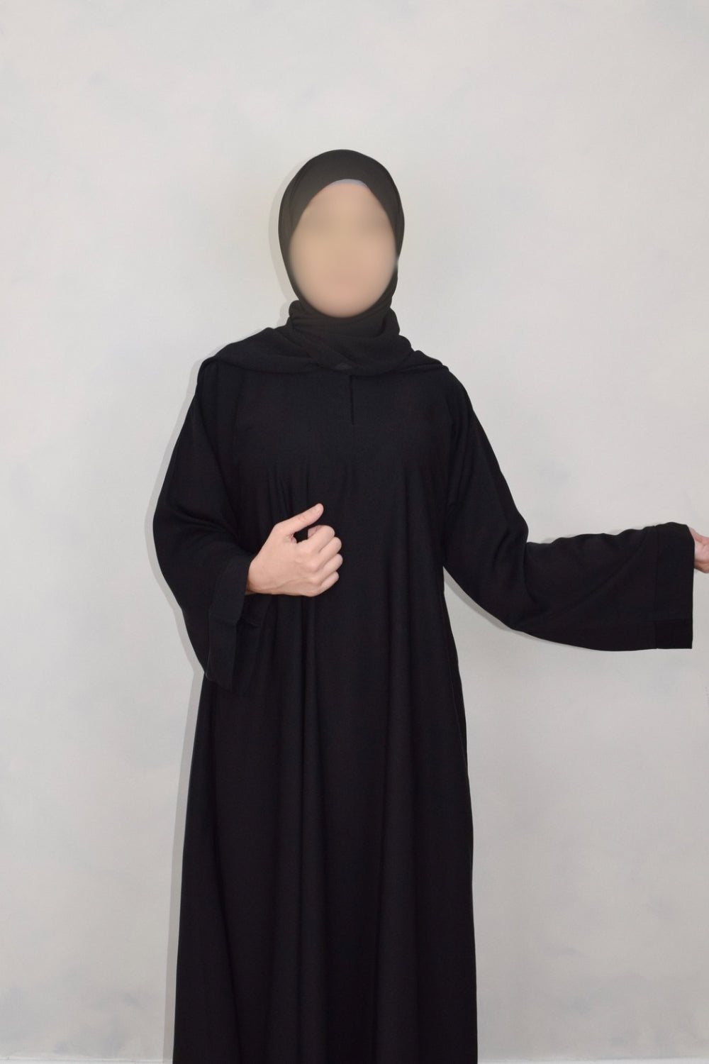Naseem Abaya in Black