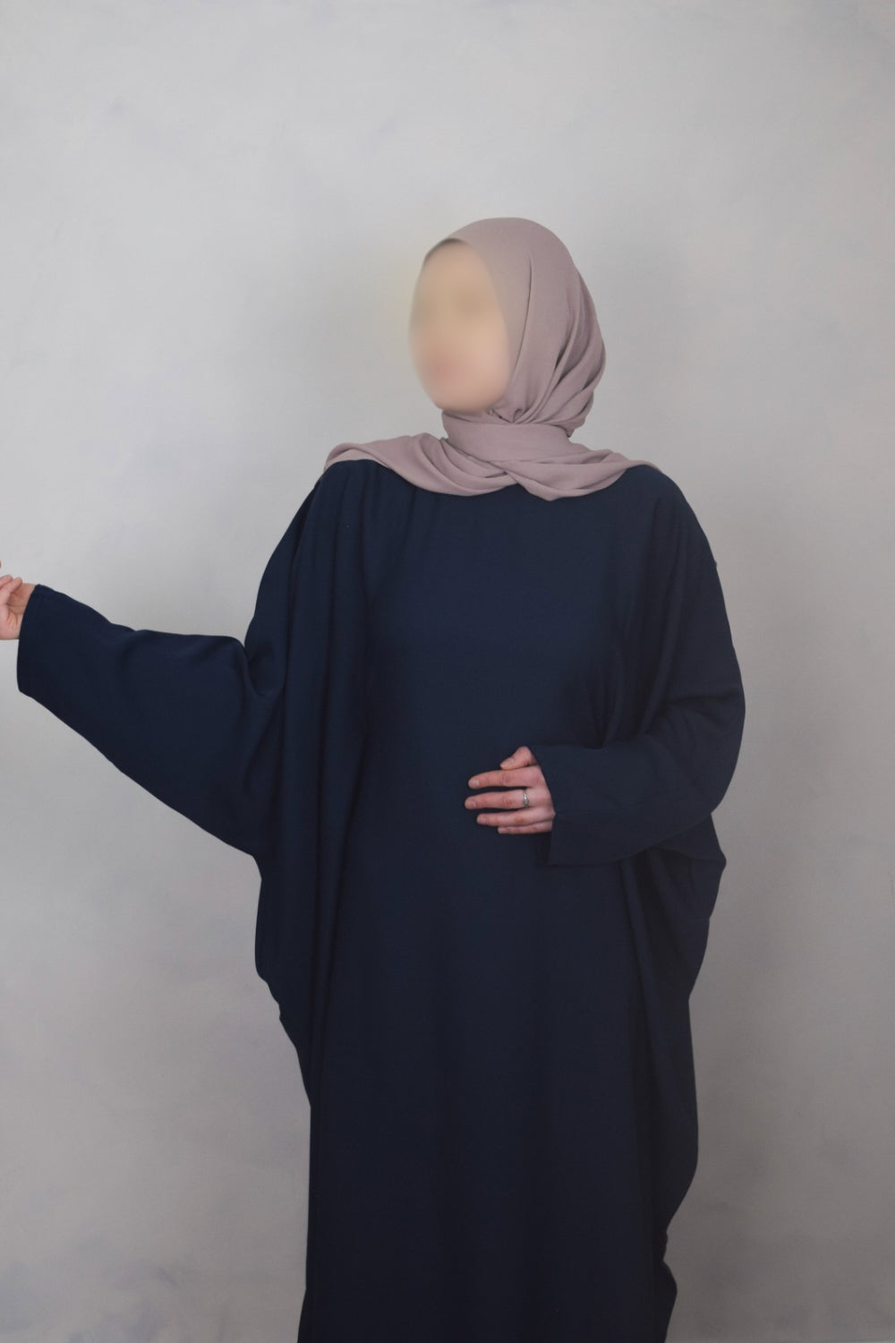 Safa Abaya in Navy