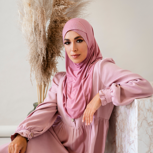 Top 5 Tips for Styling Your Abaya: Effortless Elegance for Everyday Wear